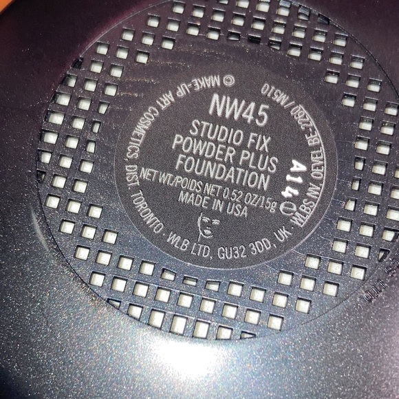 x1 MAC NW45 STUDIO FIX POWDER PLUS FOUNDATION BRAND NEW BOXED - Picture 12 of 13